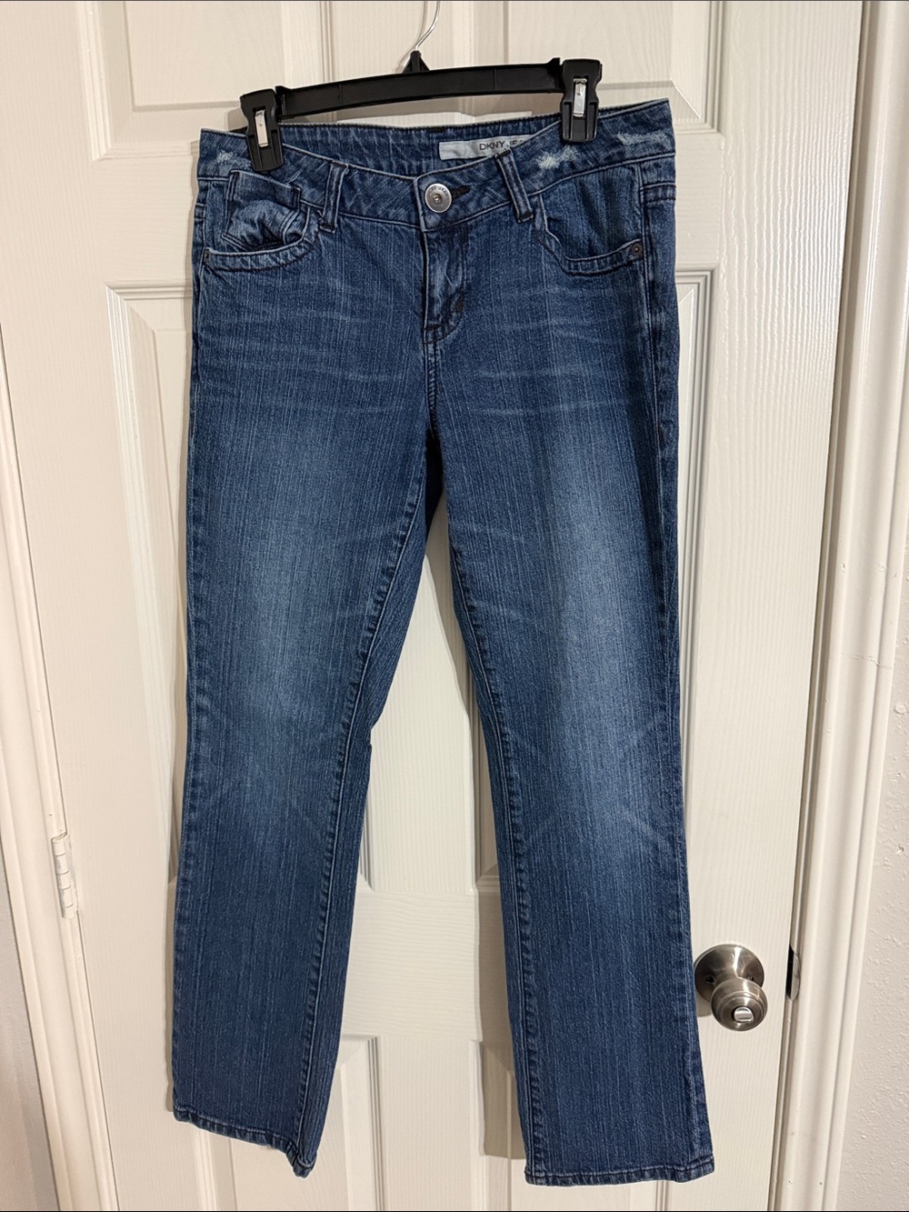 DKNY Women's Straight Leg Jeans in Medium Blue Wash